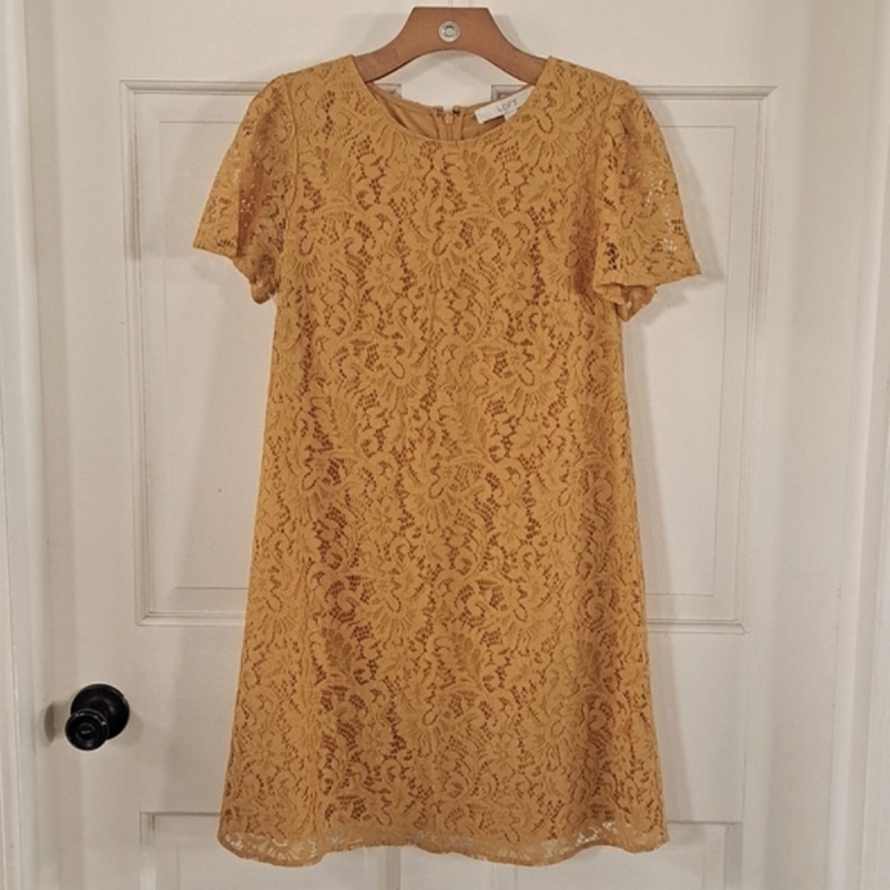 LOFT Mustard Floral Lace Feminine Shift Dress Short Sleeve Above The Knee Lined